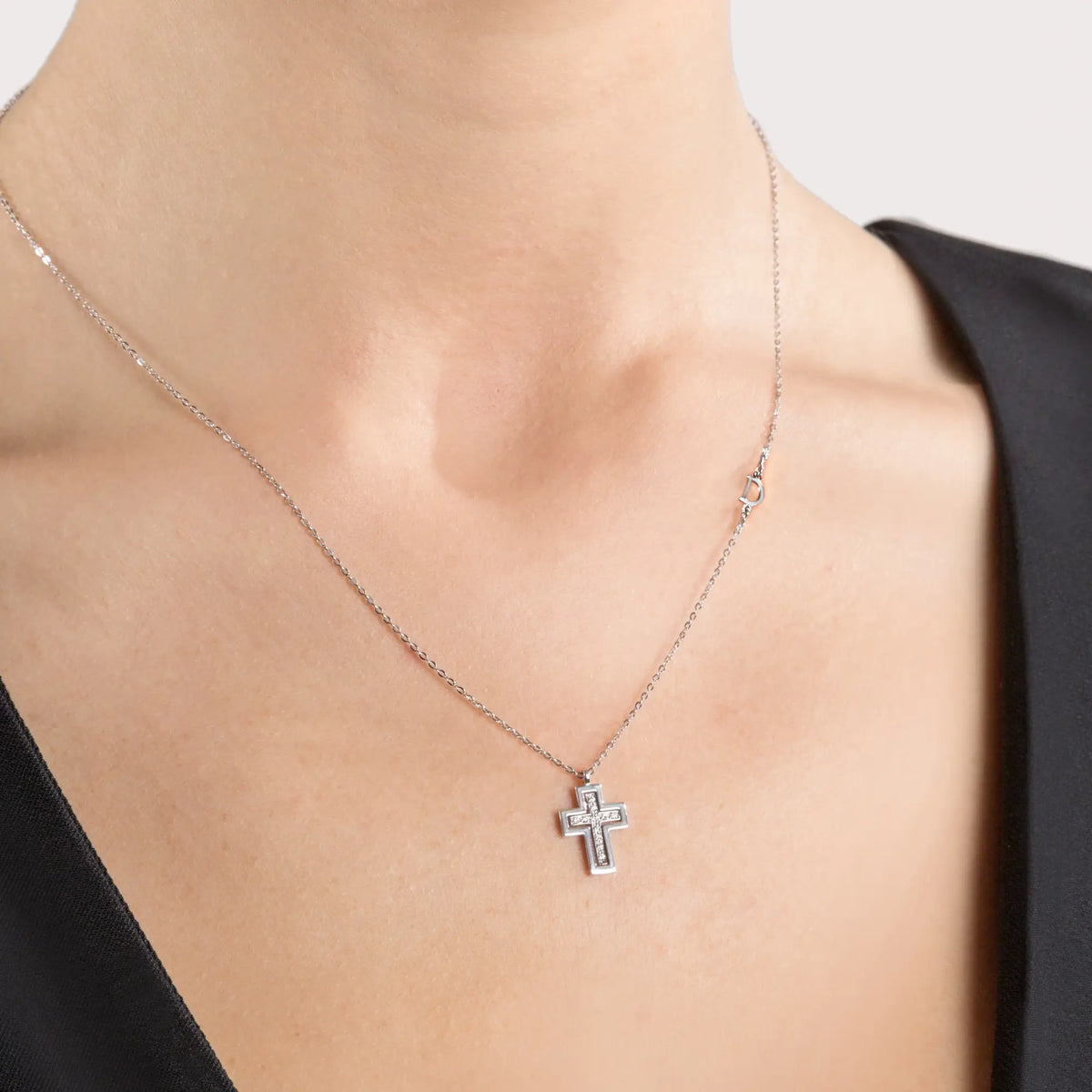 Damiani Belle Epoque Cross Necklace in White Gold and Diamonds
