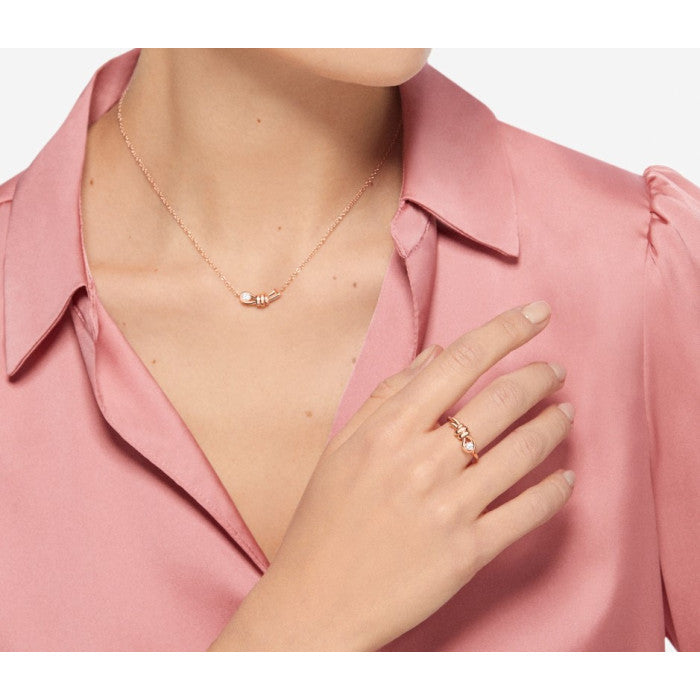 Dodo Knot Ring in Rose Gold and White Diamond