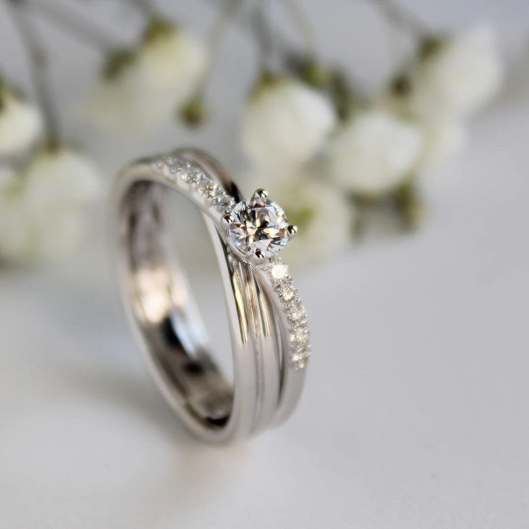 Filodellavita Anello 3 Fili in Oro Bianco 18kt e Diamante ct 0,23 G VS2 + 0,14