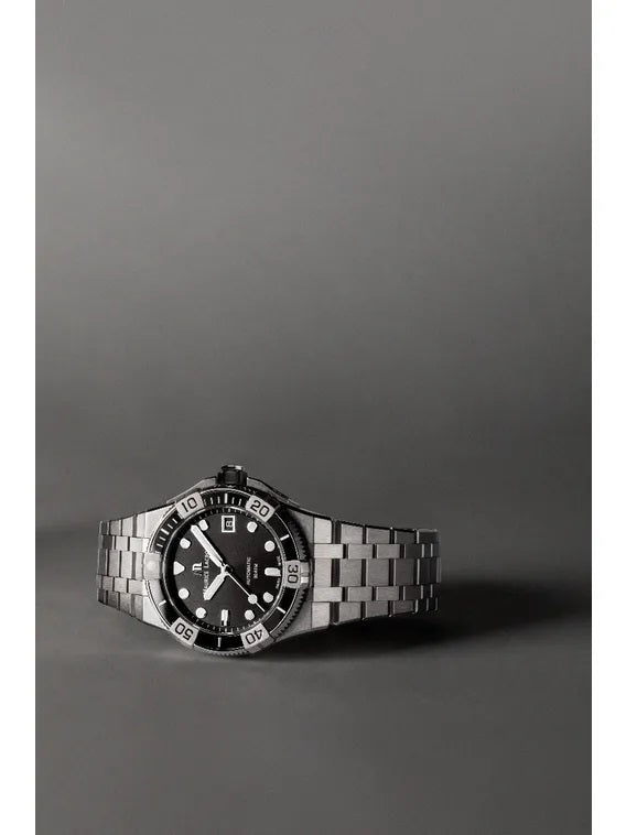 Maurice Lacroix Aikon Venturer 38mm AI6057-SSL2F-330-A