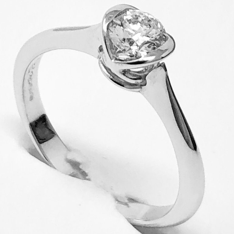 Quaglia Anello H058 Soliatario ct.040