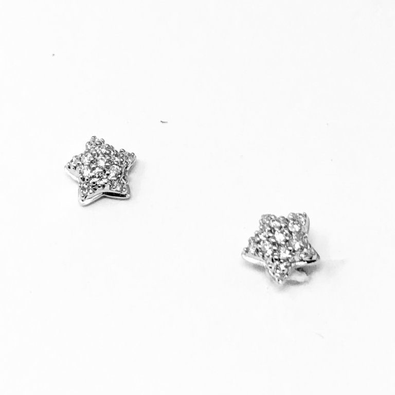 Star earrings with diamonds 0.07 ct G