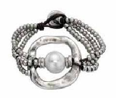 One of 50 Pearls PUL1130MTLBPL0M