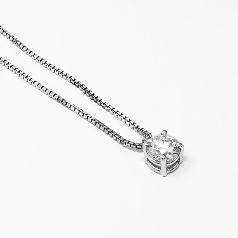Maiocchi Milano Girocollo Punto Luce Oro Bianco e Diamante ct 0,50 E VS2