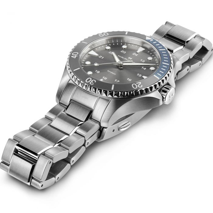 Hamilton Khaki Scuba Quartz H82211181