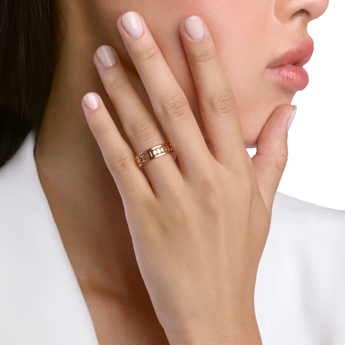 Damiani Belle Epoque Reel Ring in Yellow Gold