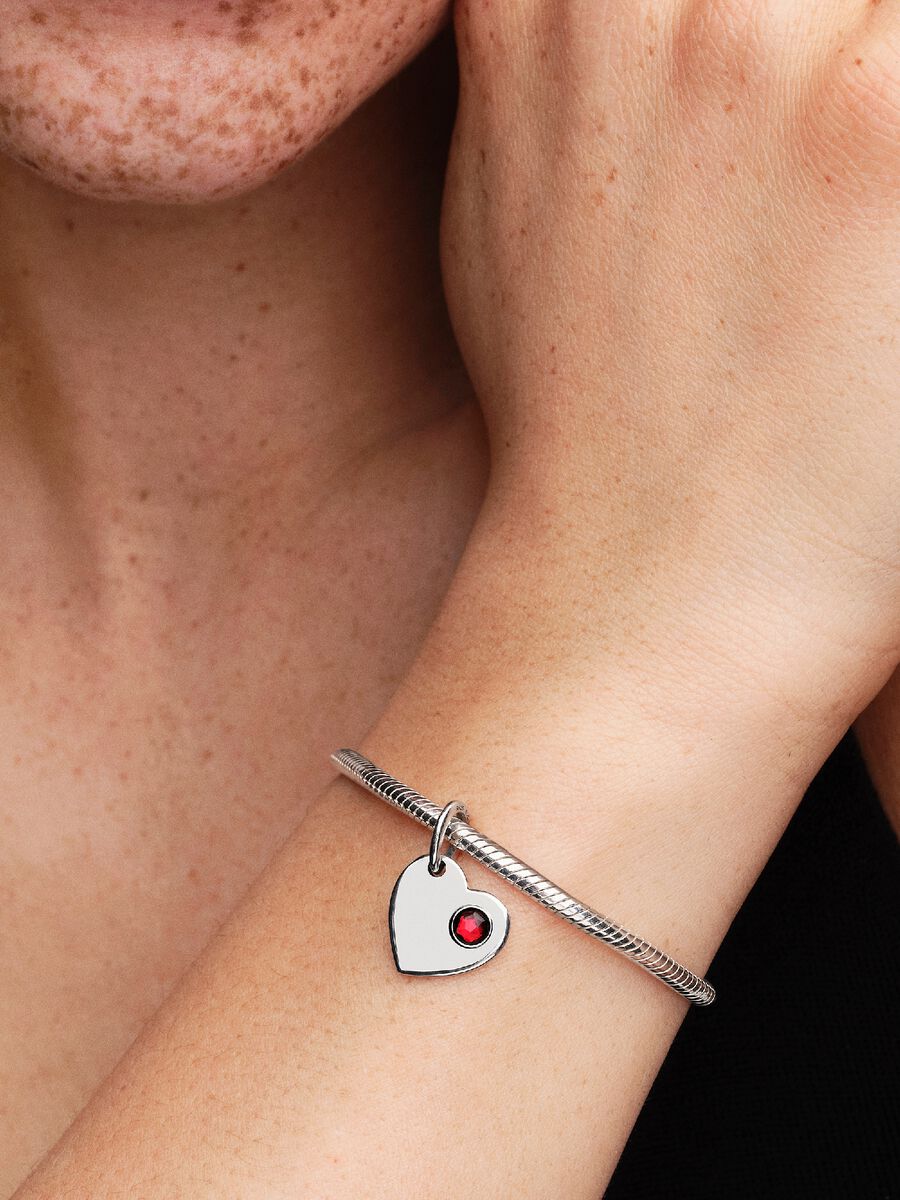 Pandora Charm Cuore con Pietra Rossa Scuro Gennaio Argento Sterling 925 794295C11