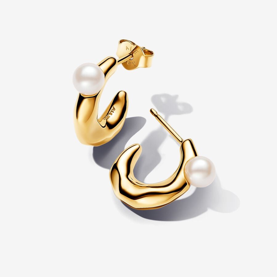 Pandora Orecchini Cerchi Aperti Linea Sinuosa con Perla d'Acqua Dolce Coltivata 263261C01