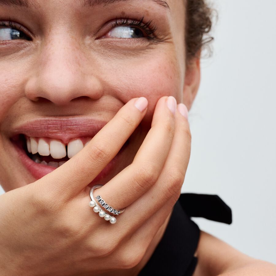 Pandora Anello Intreccio con Perle d’Acqua Dolce Coltivate e Pavè 193145C01