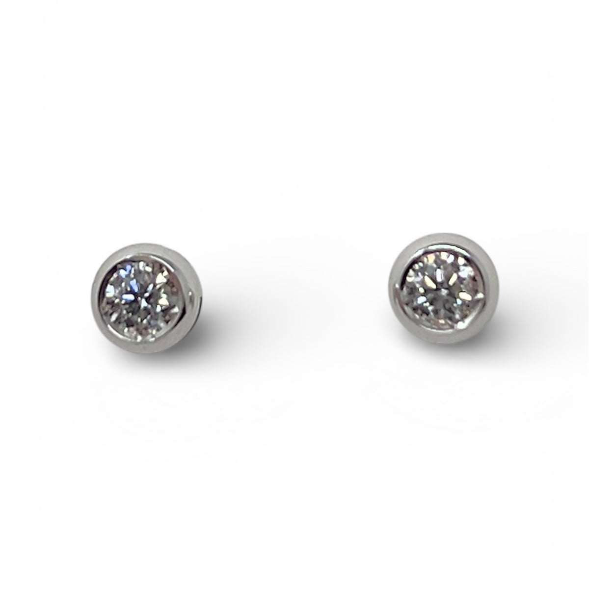 Light point earrings with diamonds 0.20 ct G VS