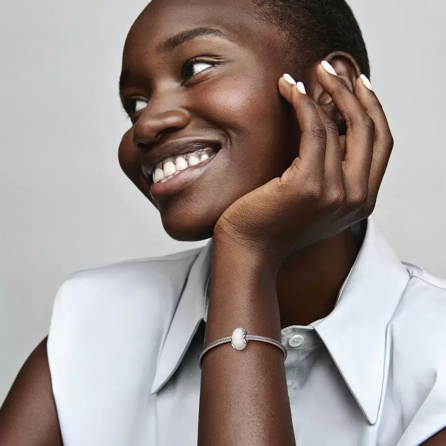 Pandora Charm Vetro di Murano Bianco Mom e Love 792655C00