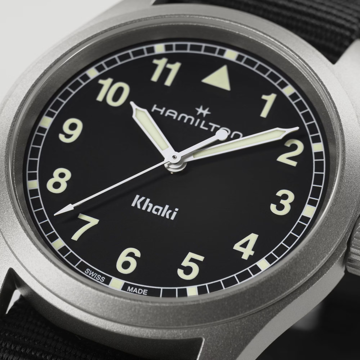 Hamilton Khaki Field Quartz 38MM H69401430