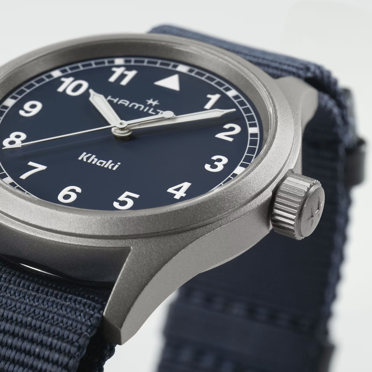 Hamilton Khaki Field Quartz 38 MM H69401940