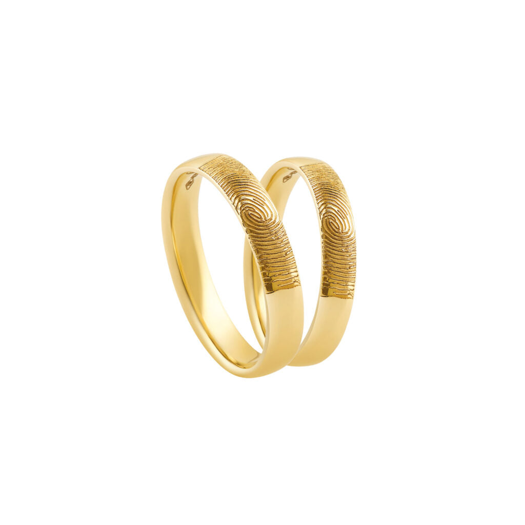 Pair of Classic Wedding Rings in 18kt Yellow Gold