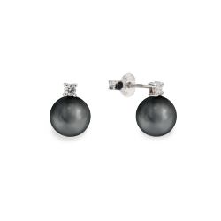 Earrings with Diamonds and Akoya Pearls 8.5 x 9 mm