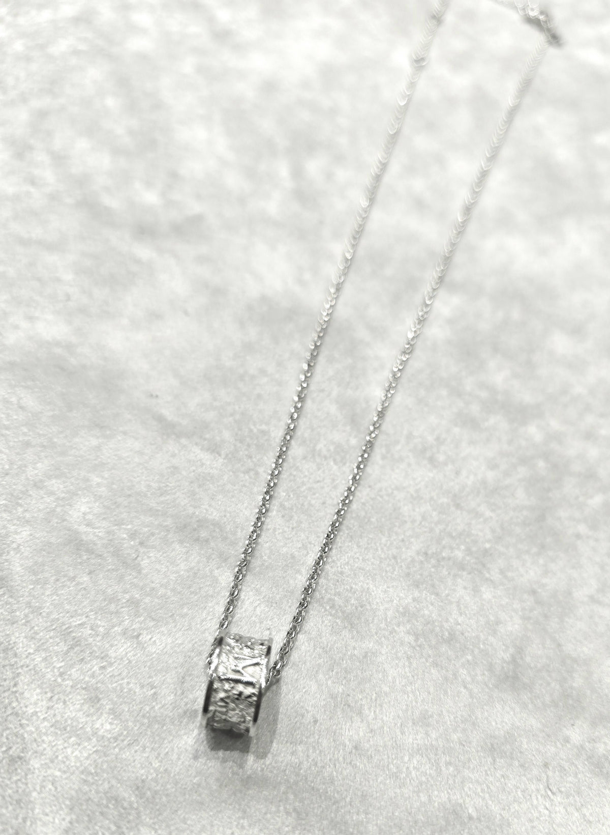 Tuum Girocollo Itinere in Argento Rodiato Mater