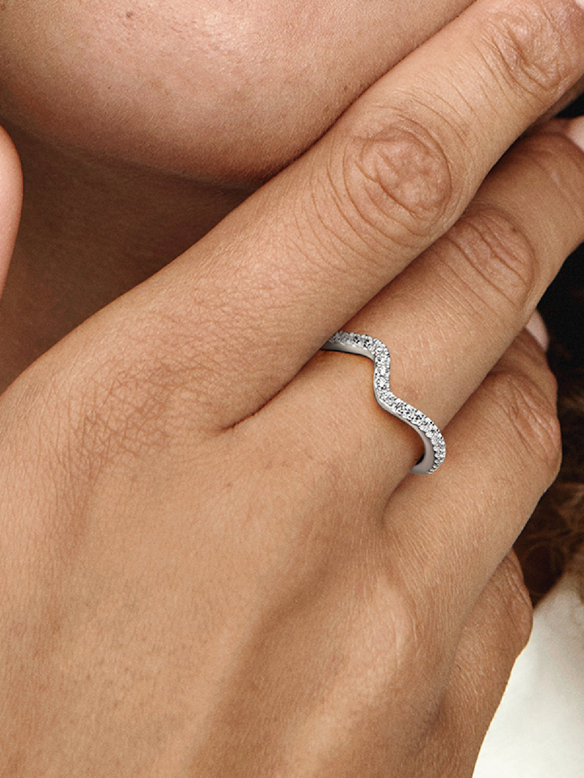 Pandora Anello Onda Pietre Luminose 192539C01