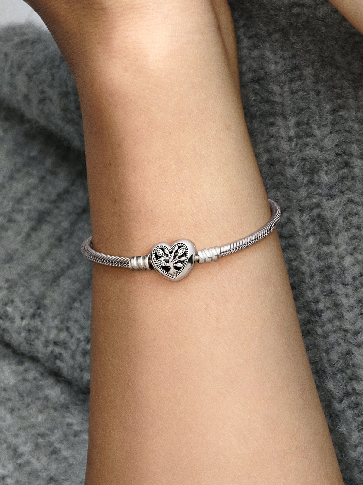 Pandora Bracciale Moments con Chiusura a Cuore albero della Famiglia 598827C01