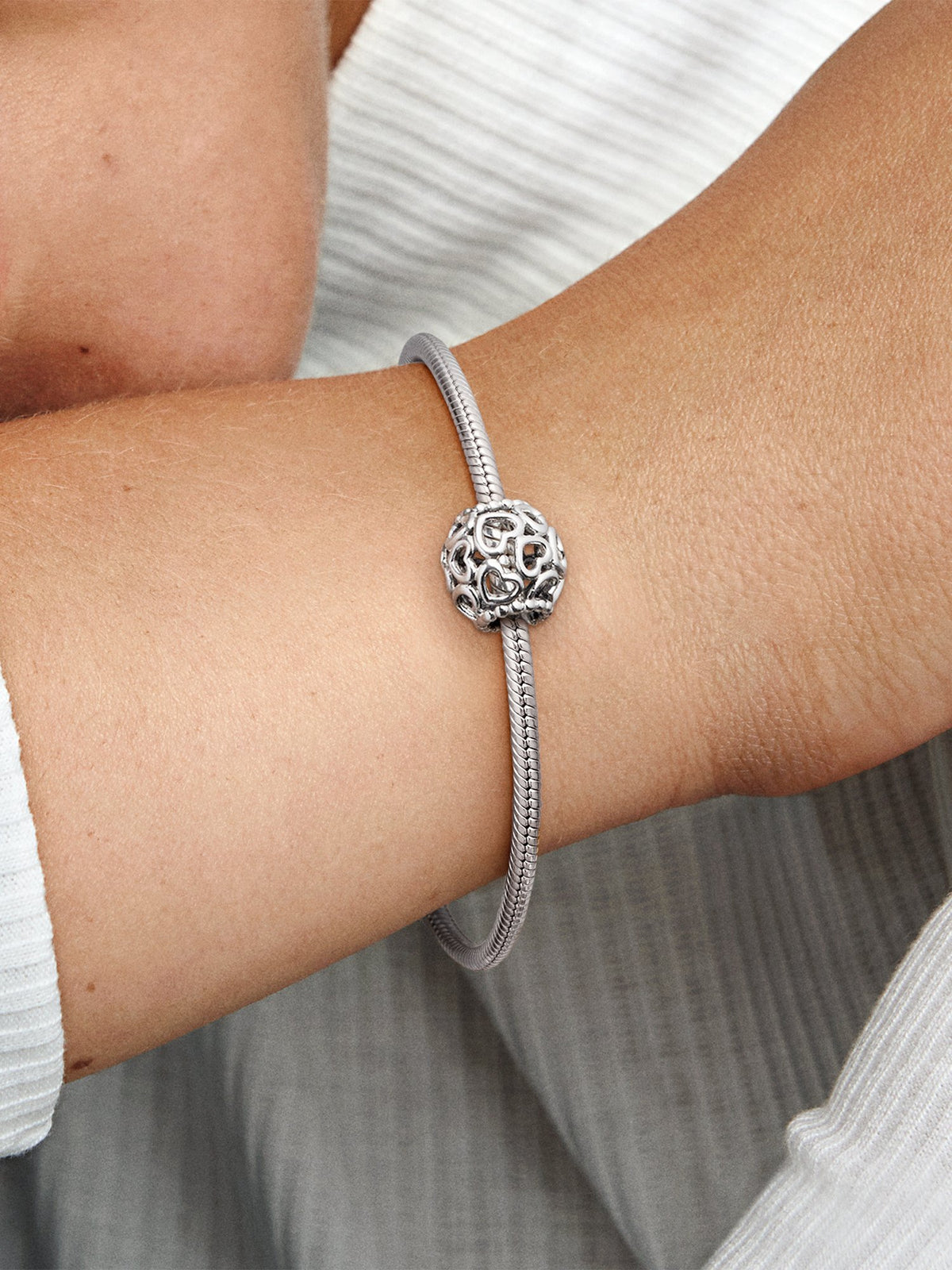 Pandora Charm Openwork Apri il tuo Cuore 790964