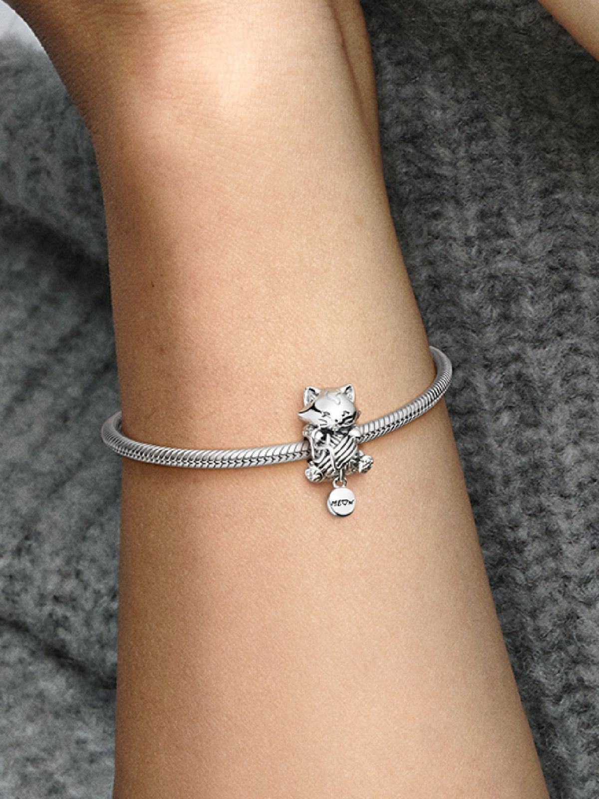 Pandora Charm Gattino e Gomitolo 799535C00