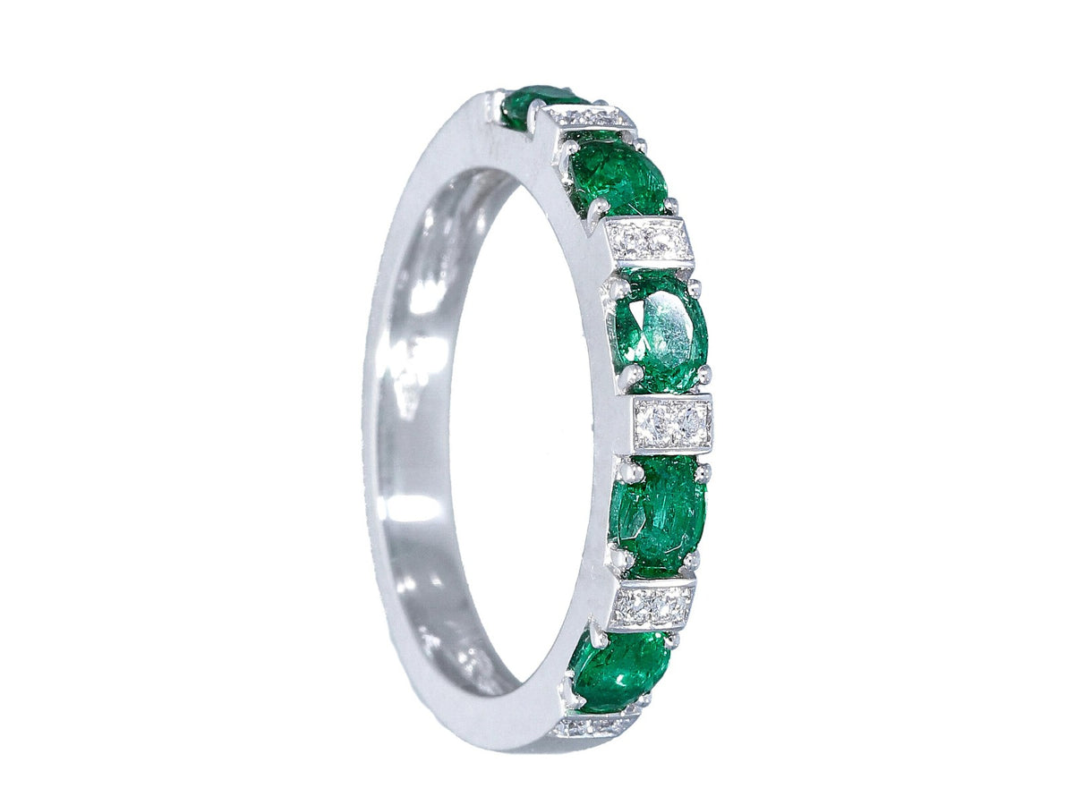  Wedding ring with diamonds and emeralds 0.78 ct