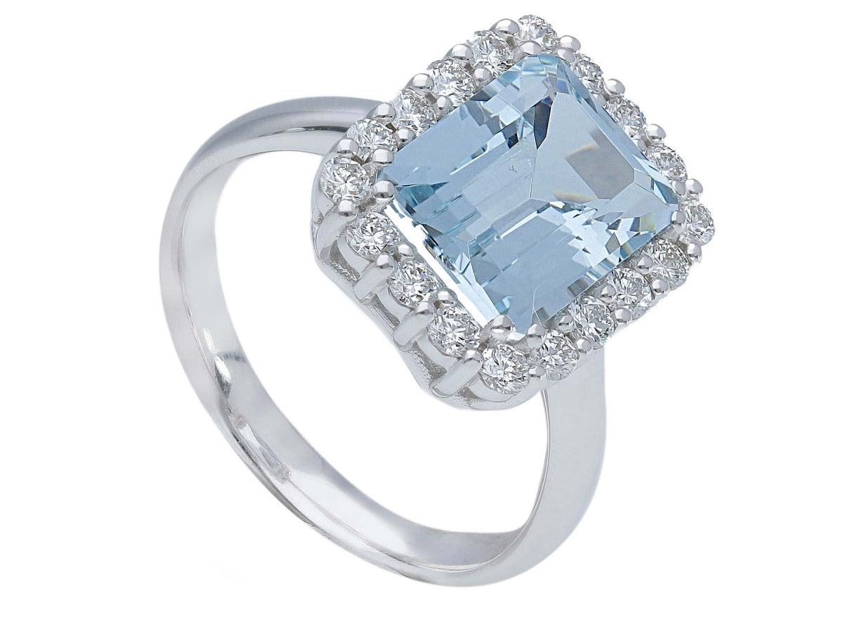 18 kt white gold ring with diamonds and aquamarine