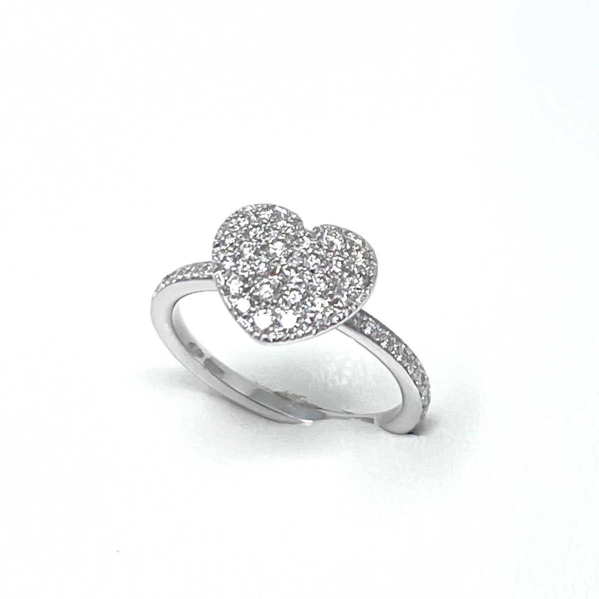 Antelope Heart Ring in White Gold and Diamonds ct 0.47