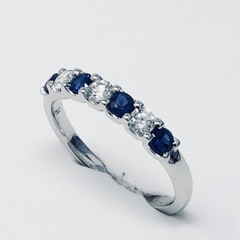  Ring with Diamonds and Sapphires 0.40 ct