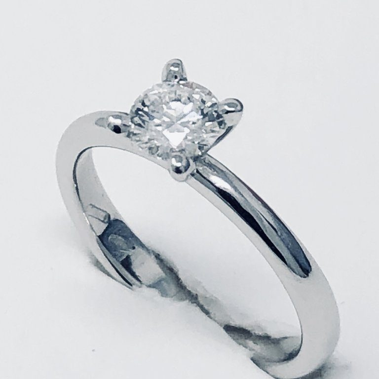  solitaire ring 0.50 ct F VS1