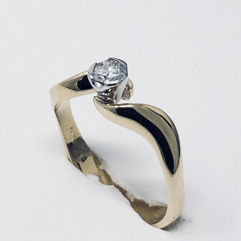 Solitaire ring in yellow gold and B 0.20 ct G VS