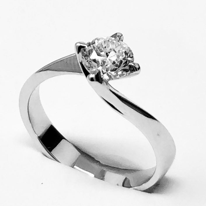  solitaire ring 0.90 ct F VS2