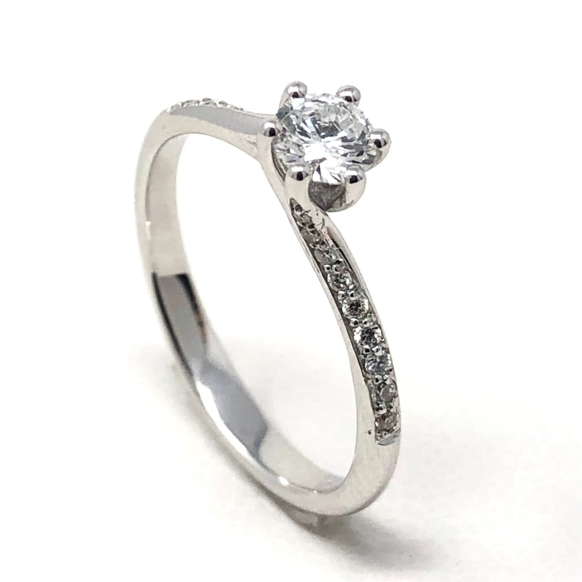 Maiocchi Milano Solitaire Ring 0.31 ct D VS2 + 0.10