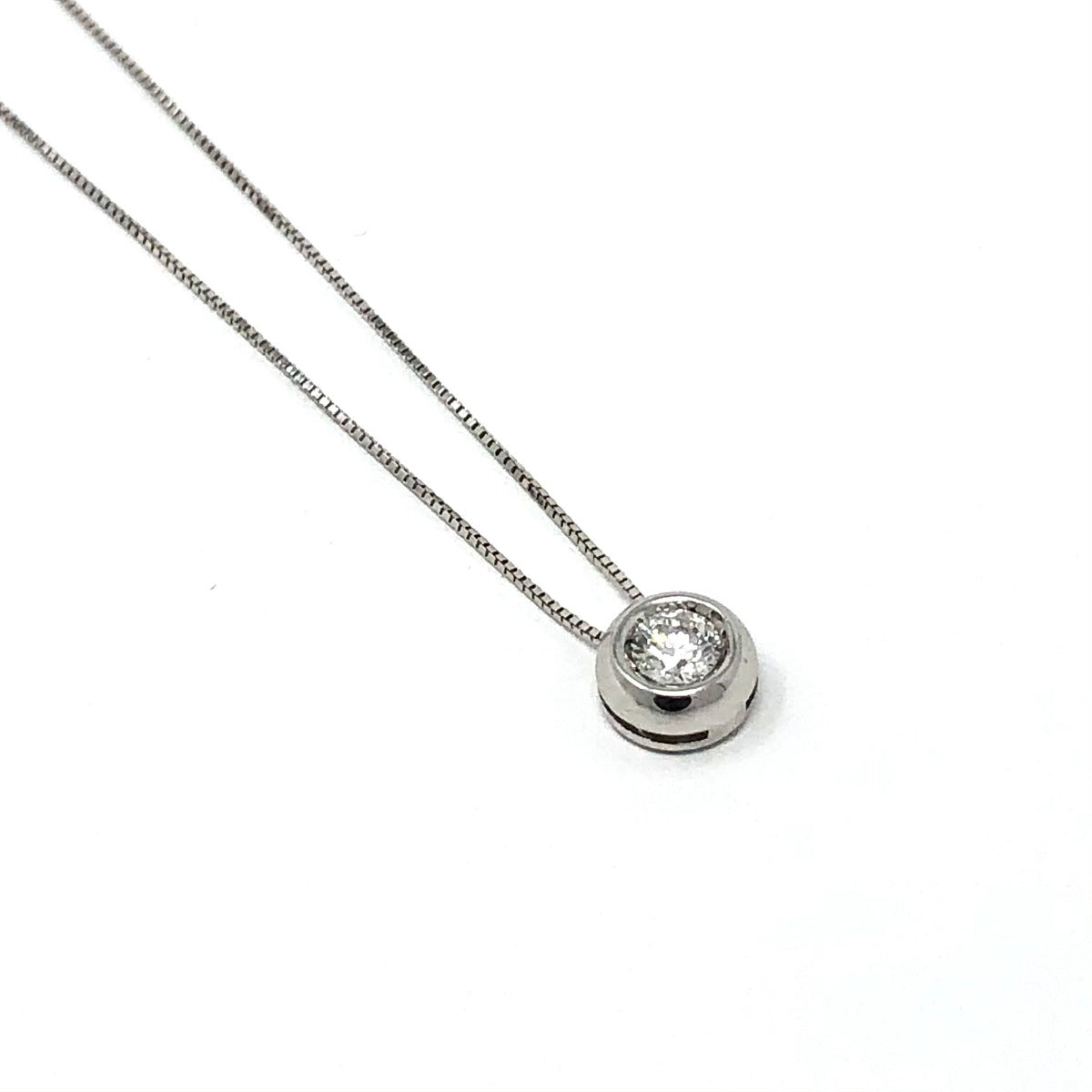 Quaglia Collana Punto Luce H075 Oro Bianco e Diamante ct 0.14 F VS2