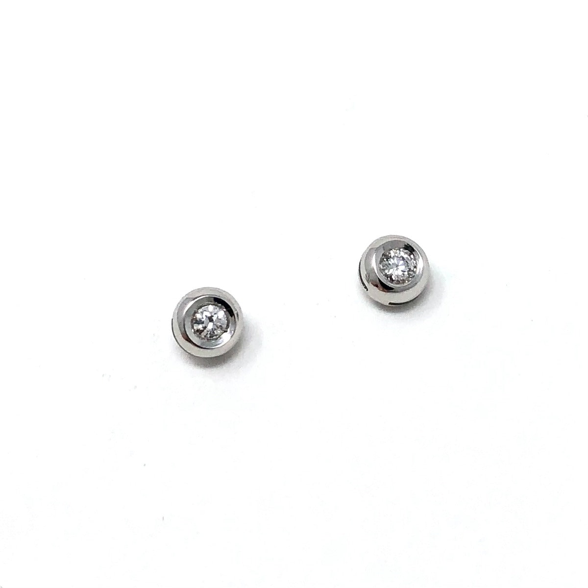 Quaglia Orecchini Punto Luce H076 Oro Bianco e Diamante ct 0.08 F VS2