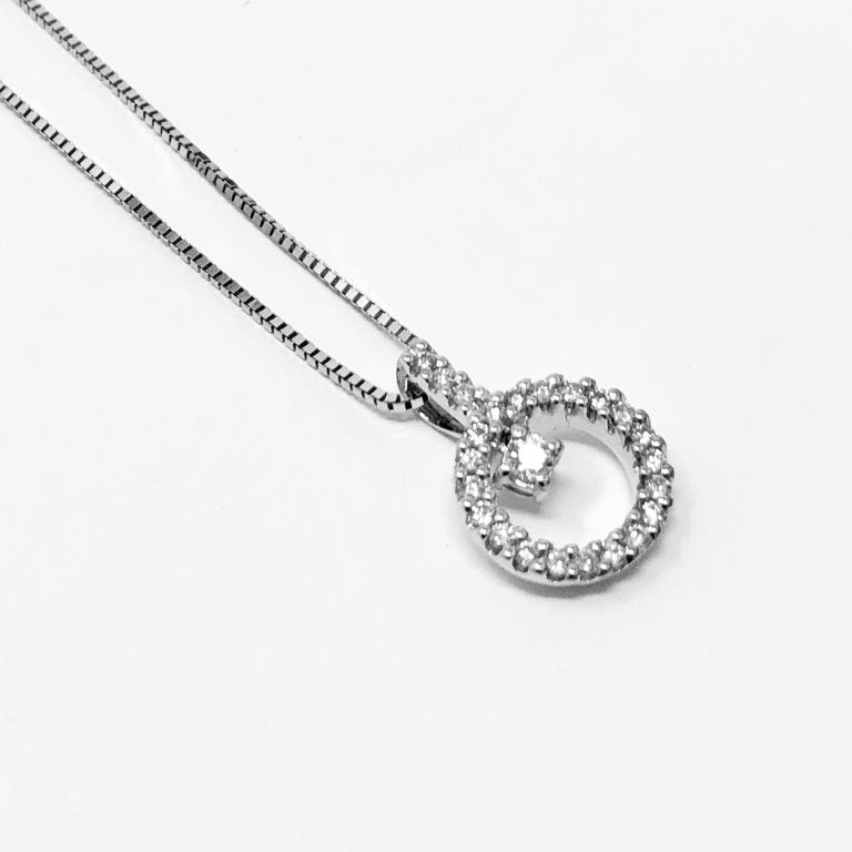 Necklace with 0.23 ct diamonds